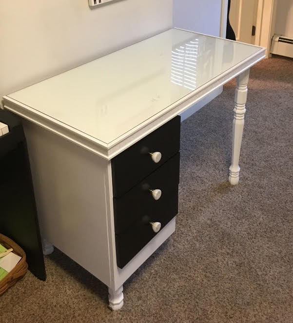 Manicure Table & Stool