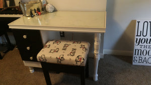 Manicure Table & Stool